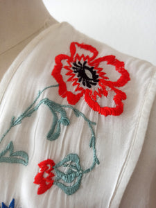 1940s - Delightful Embroidery Rayon Dress - W30 (76cm)