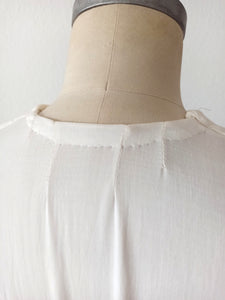 1940s - Delightful Embroidery Rayon Dress - W30 (76cm)