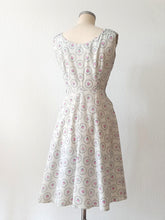 Laden Sie das Bild in den Galerie-Viewer, 1940s - DOLLY DAY, USA - Adorable Roseprint Bolero Dress - W28 (70cm)
