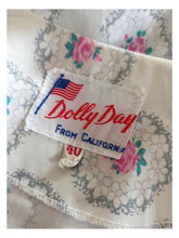 Laden Sie das Bild in den Galerie-Viewer, 1940s - DOLLY DAY, USA - Adorable Roseprint Bolero Dress - W28 (70cm)
