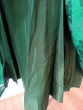 Charger l&#39;image dans la galerie, 1950s - NINA FABBRI, Belgium - Exquisite Green Silk Couture Dress - W27 (68cm)
