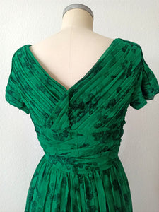 1950s - NINA FABBRI, Belgium - Exquisite Green Silk Couture Dress - W27 (68cm)