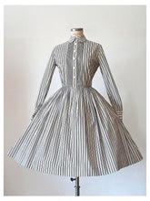 Carica l&#39;immagine nel visualizzatore di Gallery, 1940s 1950s - Outstanding Beauty Cotton Dress - W28.5 (72cm)
