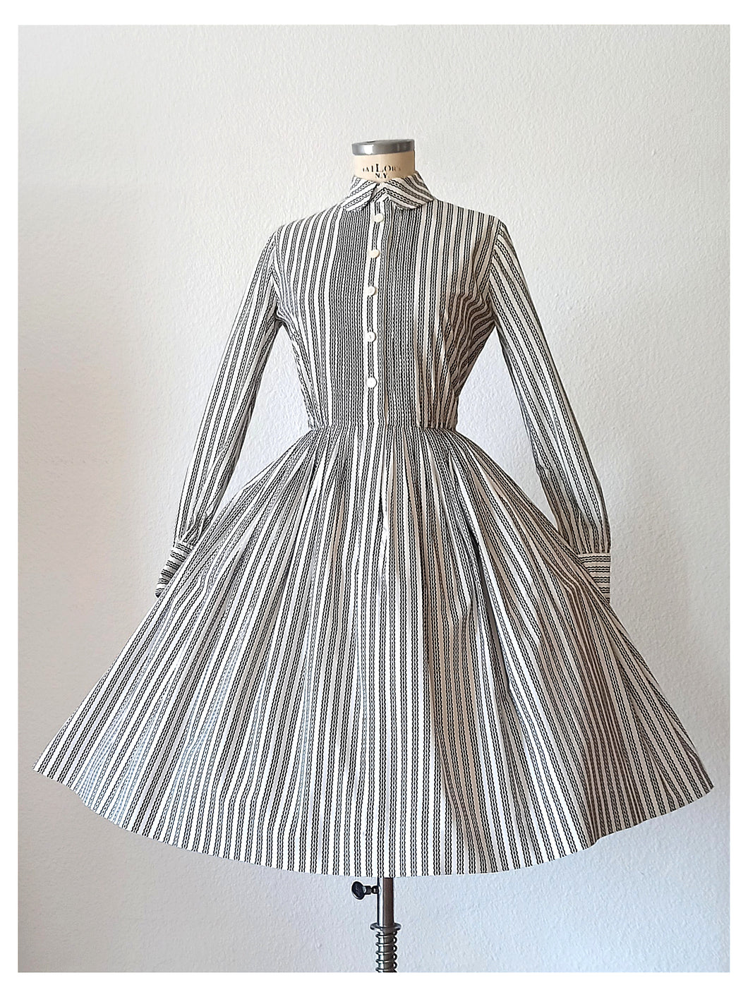 1940s 1950s - Outstanding Beauty Cotton Dress - W28.5 (72cm)