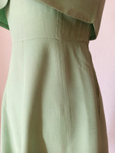 Cargar imagen en el visor de la galería, 1940s - Delightful Apple Green Embroidery Bolero Dress - W24.5 (62cm)
