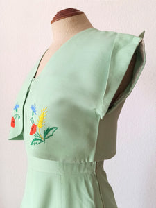 1940s - Delightful Apple Green Embroidery Bolero Dress - W24.5 (62cm)