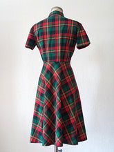 Load image into Gallery viewer, 1950s - Gorgeous Tartan Cotton Dress - W33 (84cm)
