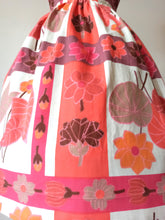 Cargar imagen en el visor de la galería, 1950s 1960s - Gorgeous Plants Floral Print Cotton Dress - W29 (74cm)
