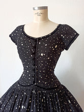 Charger l&#39;image dans la galerie, 1950s - Spectacular Black Cotton Dress - W29 (74cm)
