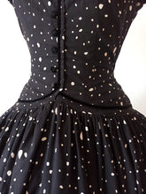 Charger l&#39;image dans la galerie, 1950s - Spectacular Black Cotton Dress - W29 (74cm)
