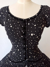 Charger l&#39;image dans la galerie, 1950s - Spectacular Black Cotton Dress - W29 (74cm)
