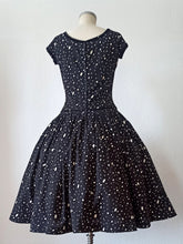 Charger l&#39;image dans la galerie, 1950s - Spectacular Black Cotton Dress - W29 (74cm)
