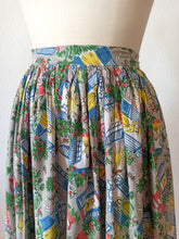 Laden Sie das Bild in den Galerie-Viewer, 1940s - Adorable Novelty Print Rayon Skirt - W33 (88cm)
