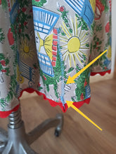 Laden Sie das Bild in den Galerie-Viewer, 1940s - Adorable Novelty Print Rayon Skirt - W33 (88cm)
