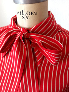 1940s - Gorgeous Bow Red Striped Rayon Blouse - W33 (84cm)