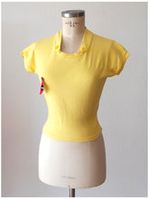 Carica l&#39;immagine nel visualizzatore di Gallery, 1950s - SUBLYM - Deadstock Yellow Cotton Top - Sz 2
