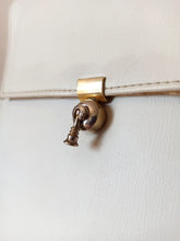 Laden Sie das Bild in den Galerie-Viewer, 1950s 1960s - Gorgeous Shape Handbag
