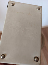 Laden Sie das Bild in den Galerie-Viewer, 1950s 1960s - Gorgeous Shape Handbag
