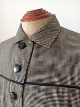 Cargar imagen en el visor de la galería, 1950s - Exquisite Houndstooth Soft Wool Dress - W24.5 (62cm)

