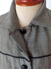 Cargar imagen en el visor de la galería, 1950s - Exquisite Houndstooth Soft Wool Dress - W24.5 (62cm)
