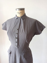Cargar imagen en el visor de la galería, 1950s - FRANCE - Gorgeous Grey Cotton Pockets Dress - W29 (74cm)
