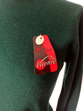 Cargar imagen en el visor de la galería, 1960s - DEADSTOCK - VICENTE, Spain - Forest Green Knit Sweater - Sz 3
