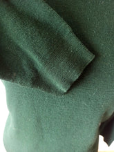 Cargar imagen en el visor de la galería, 1960s - DEADSTOCK - VICENTE, Spain - Forest Green Knit Sweater - Sz 3
