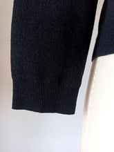 Cargar imagen en el visor de la galería, 1960s - DEADSTOCK - COFASA, Spain - Black Knit Cardigan - Sz 4
