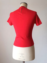 Laden Sie das Bild in den Galerie-Viewer, 1960s - DEADSTOCK - SUBLYM, Spain - Red Zipper Black Top - Sz 2
