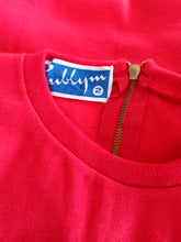Laden Sie das Bild in den Galerie-Viewer, 1960s - DEADSTOCK - SUBLYM, Spain - Red Zipper Black Top - Sz 2
