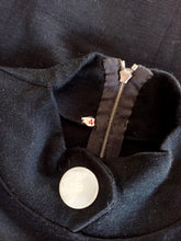 Laden Sie das Bild in den Galerie-Viewer, 1960s - DEADSTOCK - SUBLYM, Spain - Back Zipper Black Top - Sz 4
