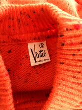 Laden Sie das Bild in den Galerie-Viewer, 1960s - DEADSTOCK - VINTRÓ, Barcelona - Flecked Orange Knit Top - Sz 3
