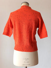 Laden Sie das Bild in den Galerie-Viewer, 1960s - DEADSTOCK - VINTRÓ, Barcelona - Flecked Orange Knit Top - Sz 3
