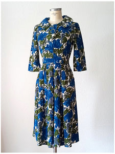 1950s - Stunning Blue Floral Rayon Dress - W27 (68cm)