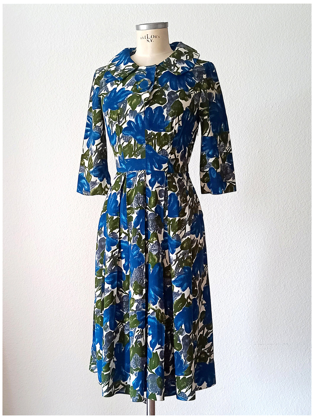 1950s - Stunning Blue Floral Rayon Dress - W27 (68cm)