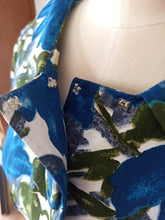 Load image into Gallery viewer, 1950s - Stunning Blue Floral Rayon Dress - W27 (68cm)
