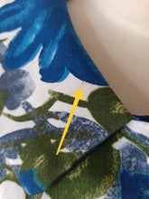 Load image into Gallery viewer, 1950s - Stunning Blue Floral Rayon Dress - W27 (68cm)
