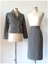 Charger l&#39;image dans la galerie, 1950s - Elegant Italian 2pc Soft Wool Suit - W31 (78cm)
