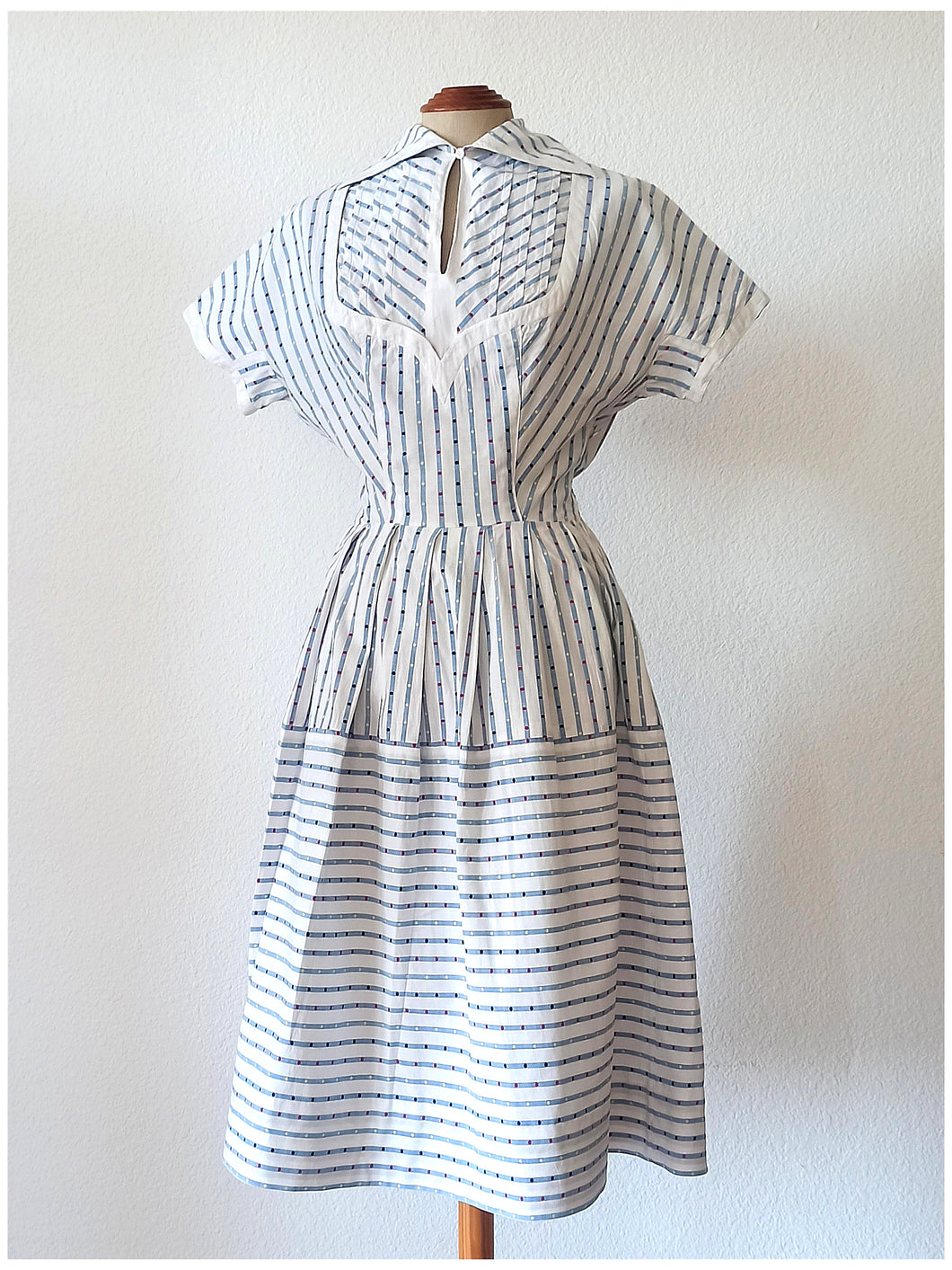 1940s 1950s - Adorable Striped Cotton Dress - W26 (66cm)