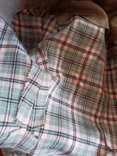 Cargar imagen en el visor de la galería, 1940s - Gorgeous Pink &amp; Black 2pc Viyella Wool Ensemble - W26/29 (66/74cm)
