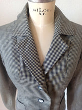 Charger l&#39;image dans la galerie, 1950s - Elegant Italian 2pc Soft Wool Suit - W31 (78cm)
