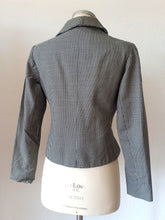 Charger l&#39;image dans la galerie, 1950s - Elegant Italian 2pc Soft Wool Suit - W31 (78cm)
