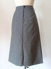 Charger l&#39;image dans la galerie, 1950s - Elegant Italian 2pc Soft Wool Suit - W31 (78cm)
