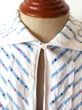 Carica l&#39;immagine nel visualizzatore di Gallery, 1940s 1950s - Adorable Striped Cotton Dress - W26 (66cm)
