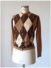 Charger l&#39;image dans la galerie, 1950s - PRINGLE, Scotland - Iconic Intarsia Cashmere Cardigan
