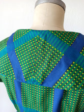 Load image into Gallery viewer, 1950s - RACELL, France - Stunning Green Blue Cotton Dress - W26 (66cm)
