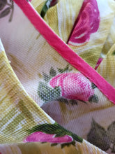 Charger l&#39;image dans la galerie, 1950s 1960s - Stunning Roseprint Cotton Dress - W27 (68cm)
