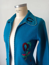 Charger l&#39;image dans la galerie, 1940s 1950s - Gorgeous Blue Embroidered Mexican Jacket
