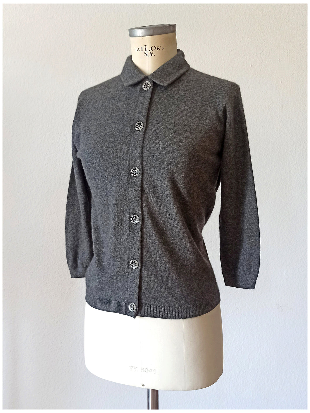 1950s - BALLANTYNE, Scotland - Cute Grey Cashmere Cardigan