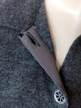 Charger l&#39;image dans la galerie, 1950s - BALLANTYNE, Scotland - Cute Grey Cashmere Cardigan
